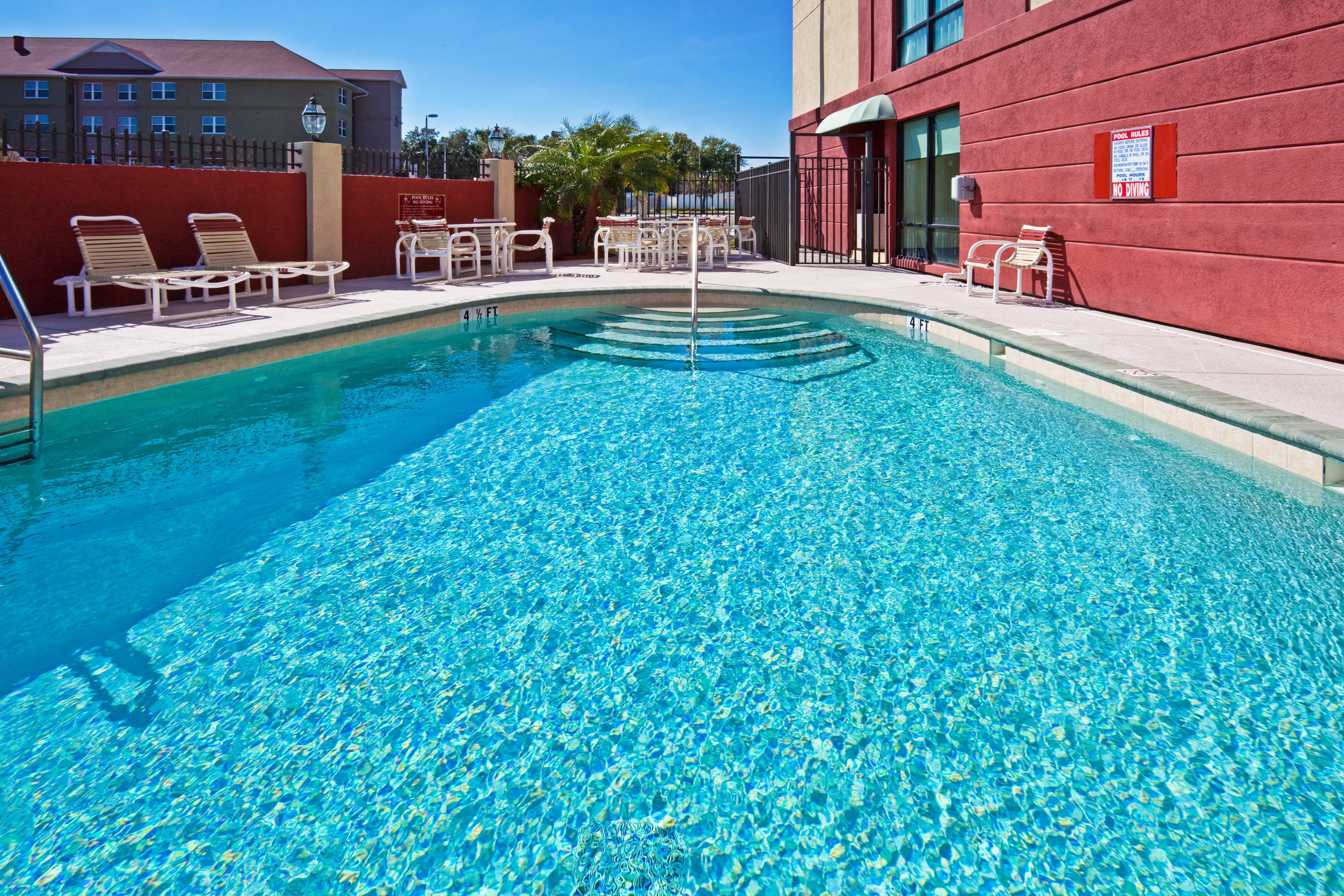 Holiday Inn Express Hotel & Suites Tampa-Oldsmar By Ihg Екстериор снимка