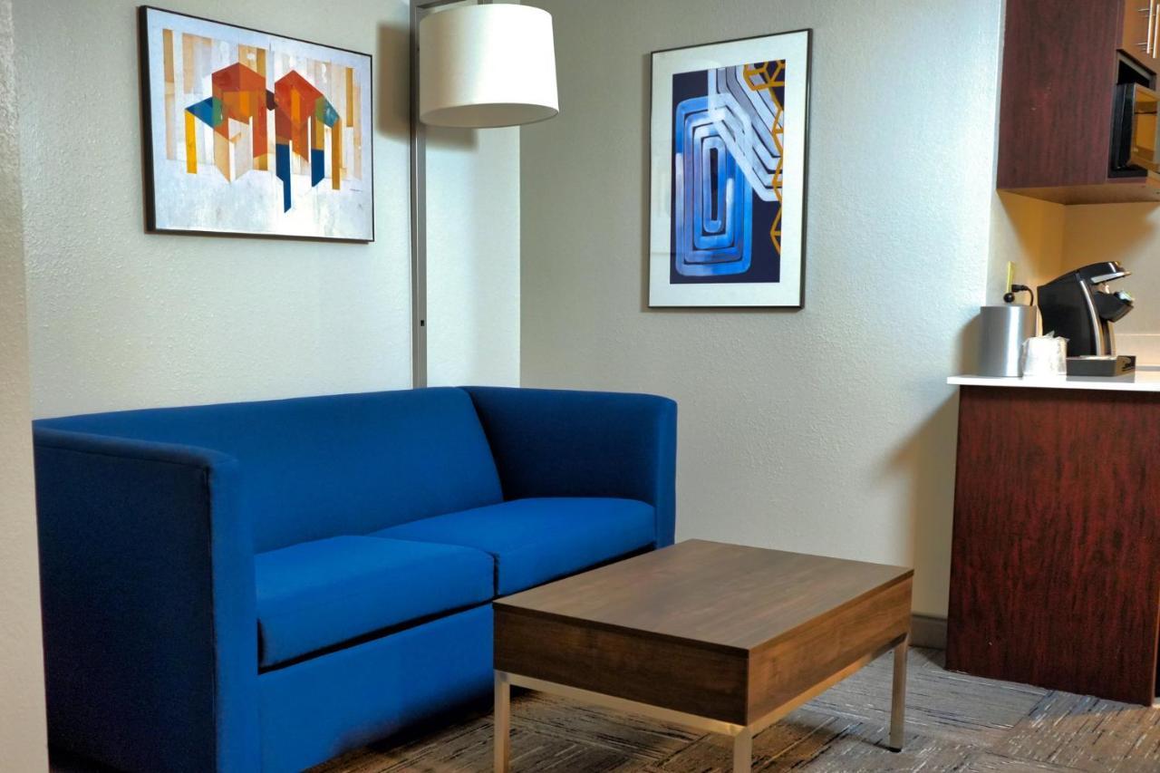 Holiday Inn Express Hotel & Suites Tampa-Oldsmar By Ihg Екстериор снимка