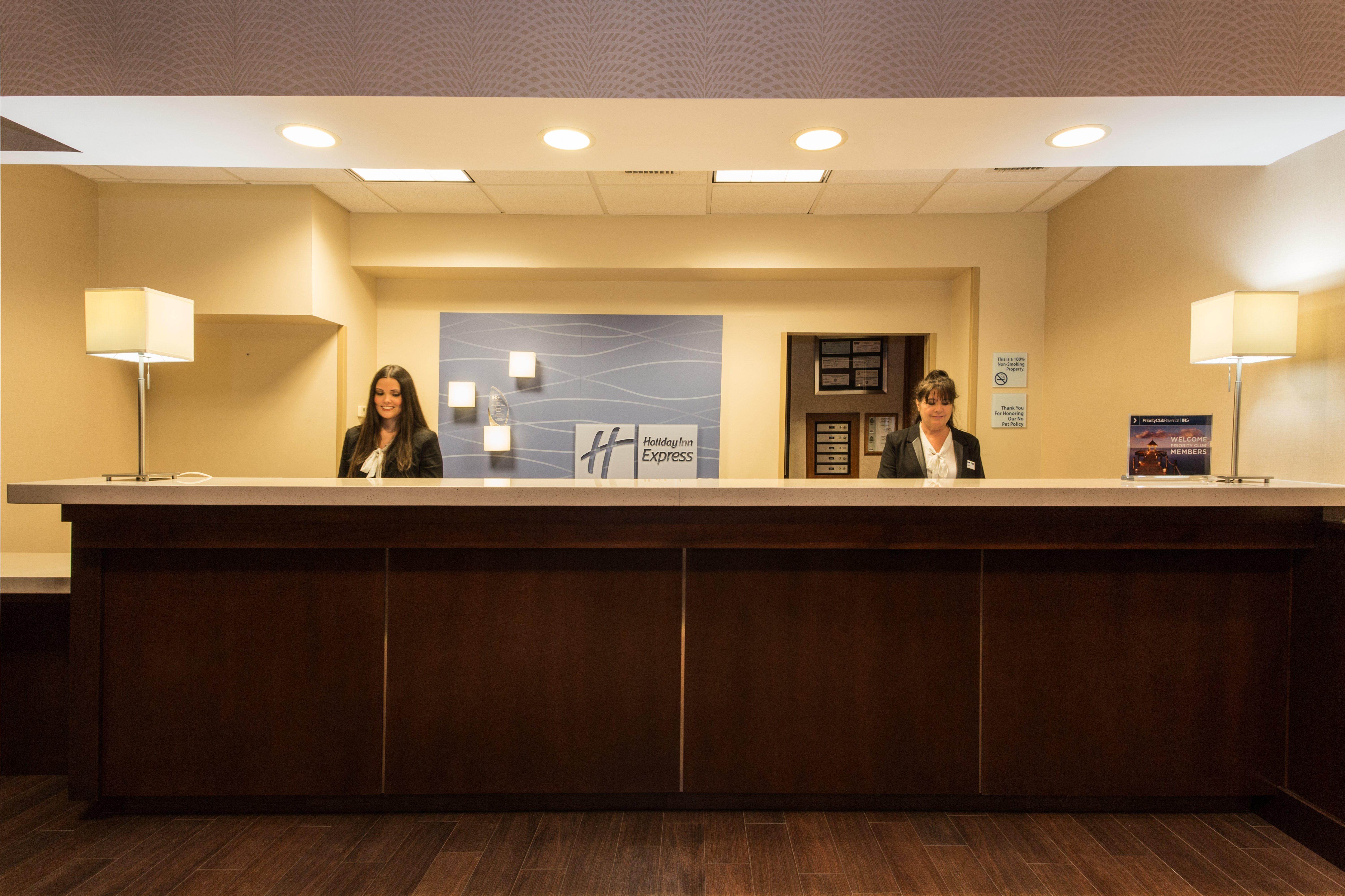 Holiday Inn Express Hotel & Suites Tampa-Oldsmar By Ihg Екстериор снимка