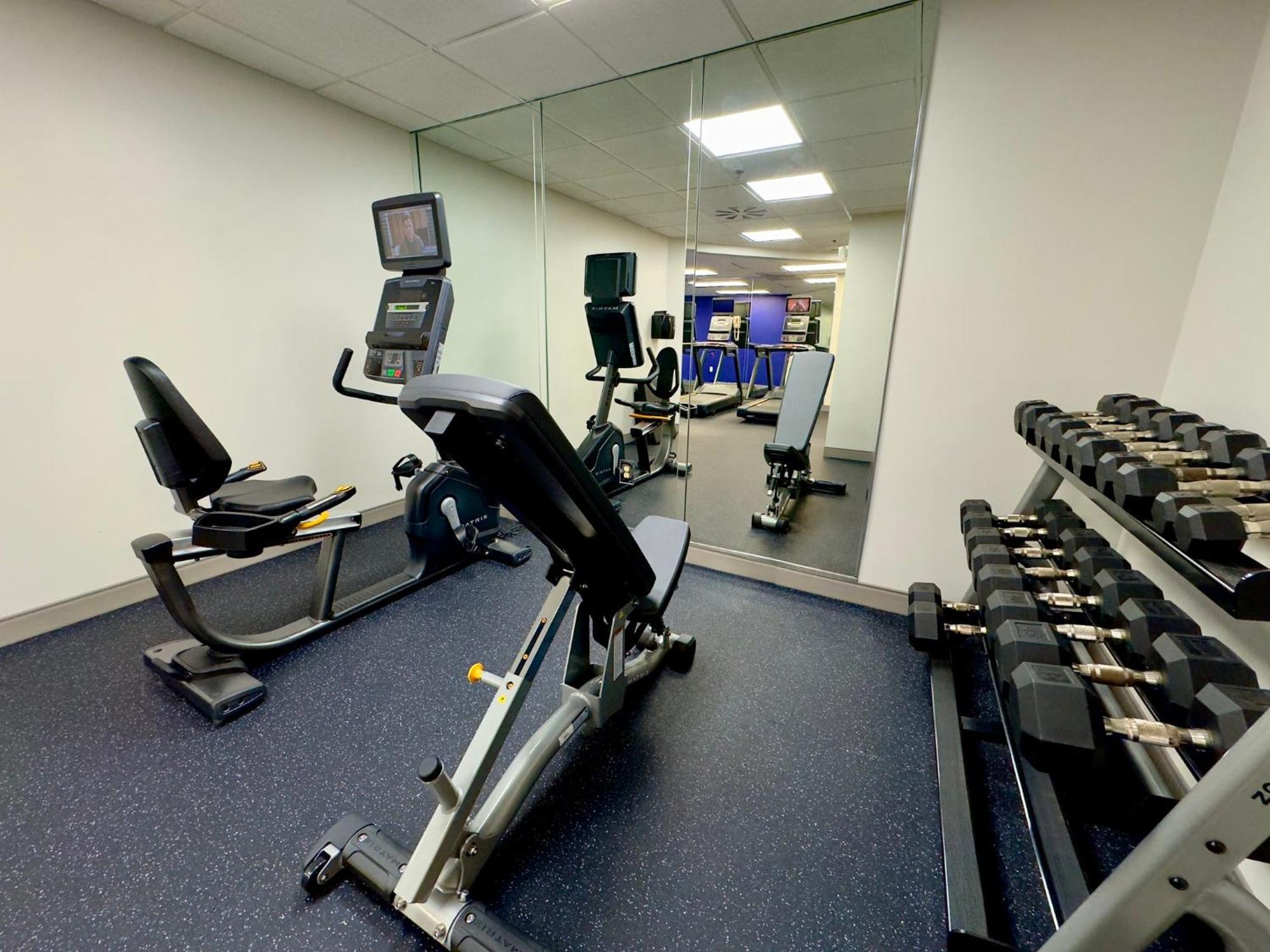 Holiday Inn Express Hotel & Suites Tampa-Oldsmar By Ihg Екстериор снимка