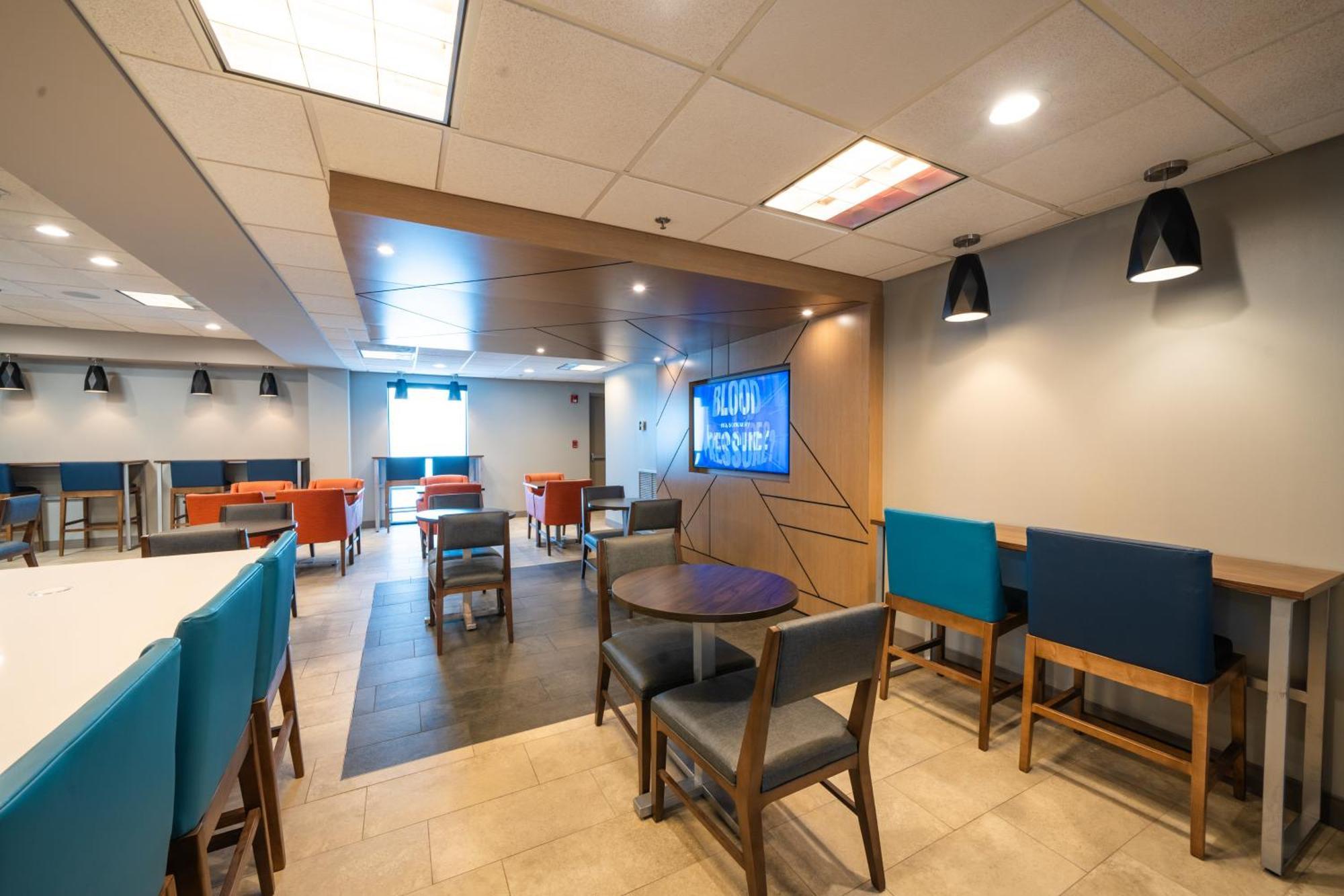 Holiday Inn Express Hotel & Suites Tampa-Oldsmar By Ihg Екстериор снимка
