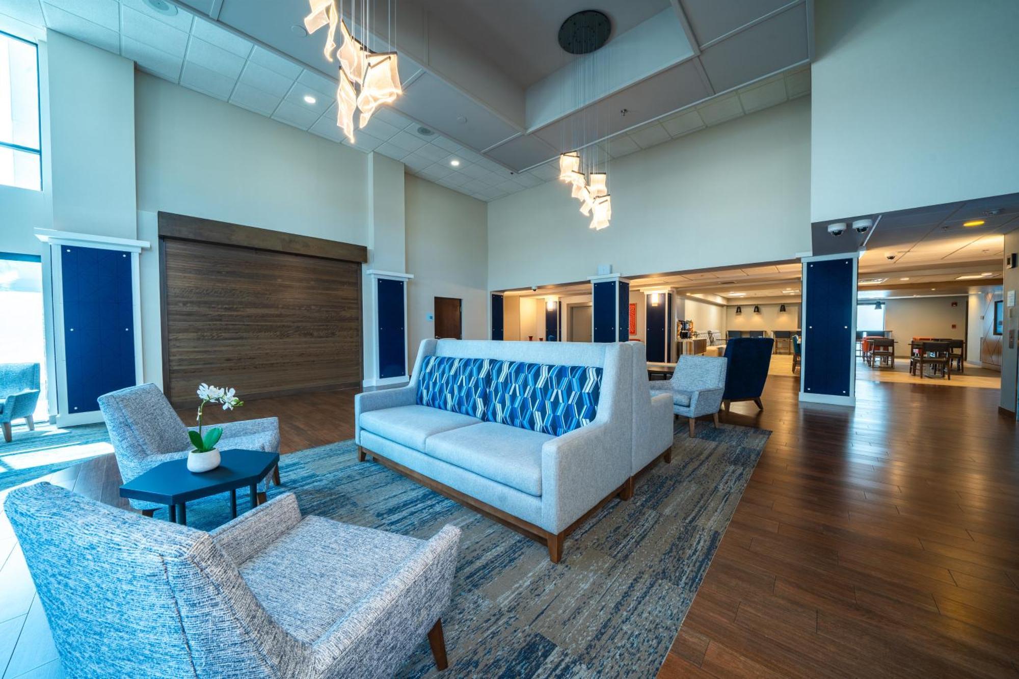 Holiday Inn Express Hotel & Suites Tampa-Oldsmar By Ihg Екстериор снимка